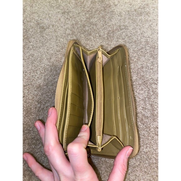 Stone Mountain Pebble Grain Leather Wallet NWOT - Picture 3 of 10